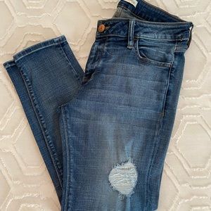 Women’s blue jeans size 29 from buckle